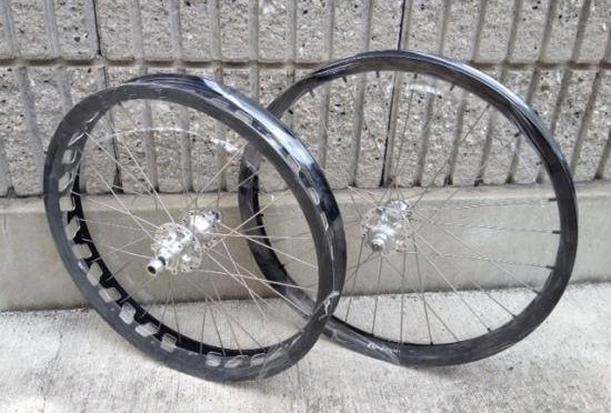 20″ TRIAL WHEEL & BECAUSE/COLOR 20 セットで特価にて